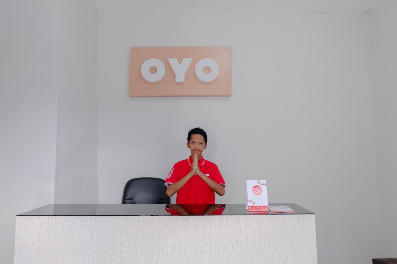 Отель Oyo 973 Turukene Бату Экстерьер фото